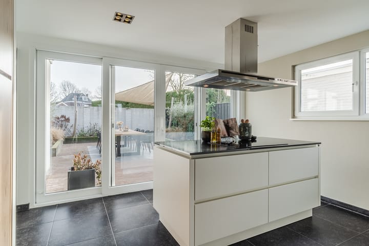 Photo 18 of Novaliastraat 3