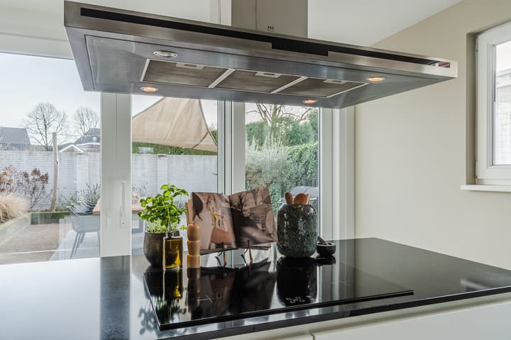 Photo 19 of Novaliastraat 3