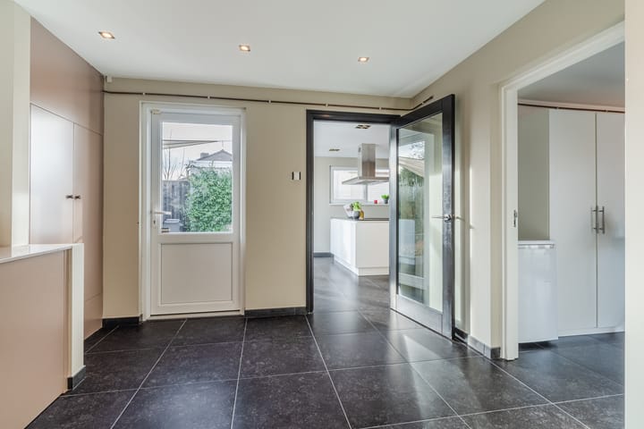 Photo 23 of Novaliastraat 3