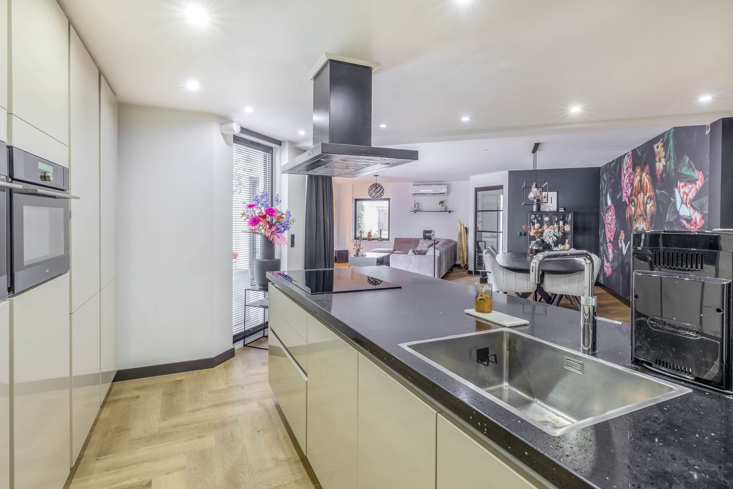 Photo 19 of Monteverdistraat 104