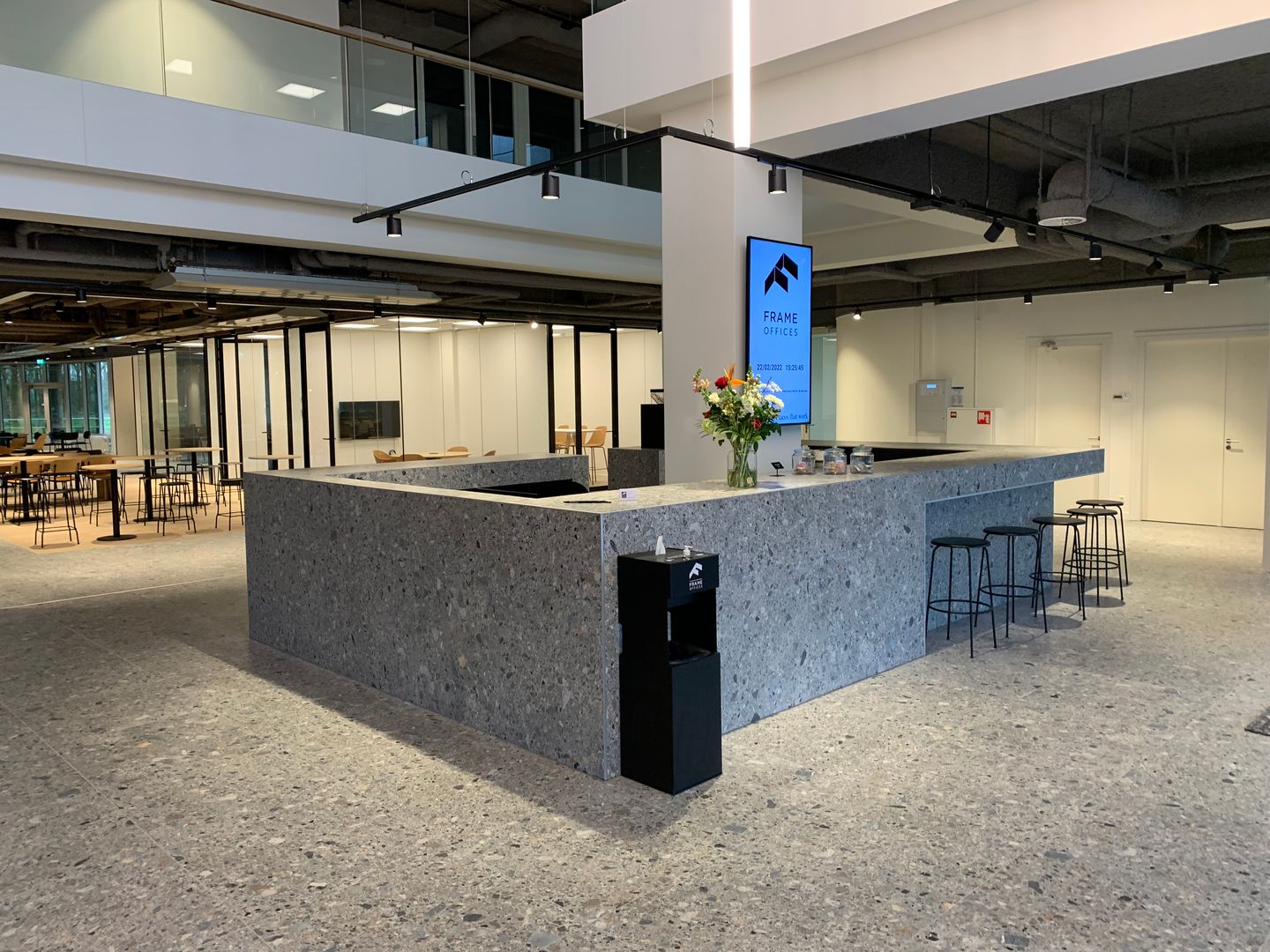 Bekijk foto 4 van Rijnzathe 6