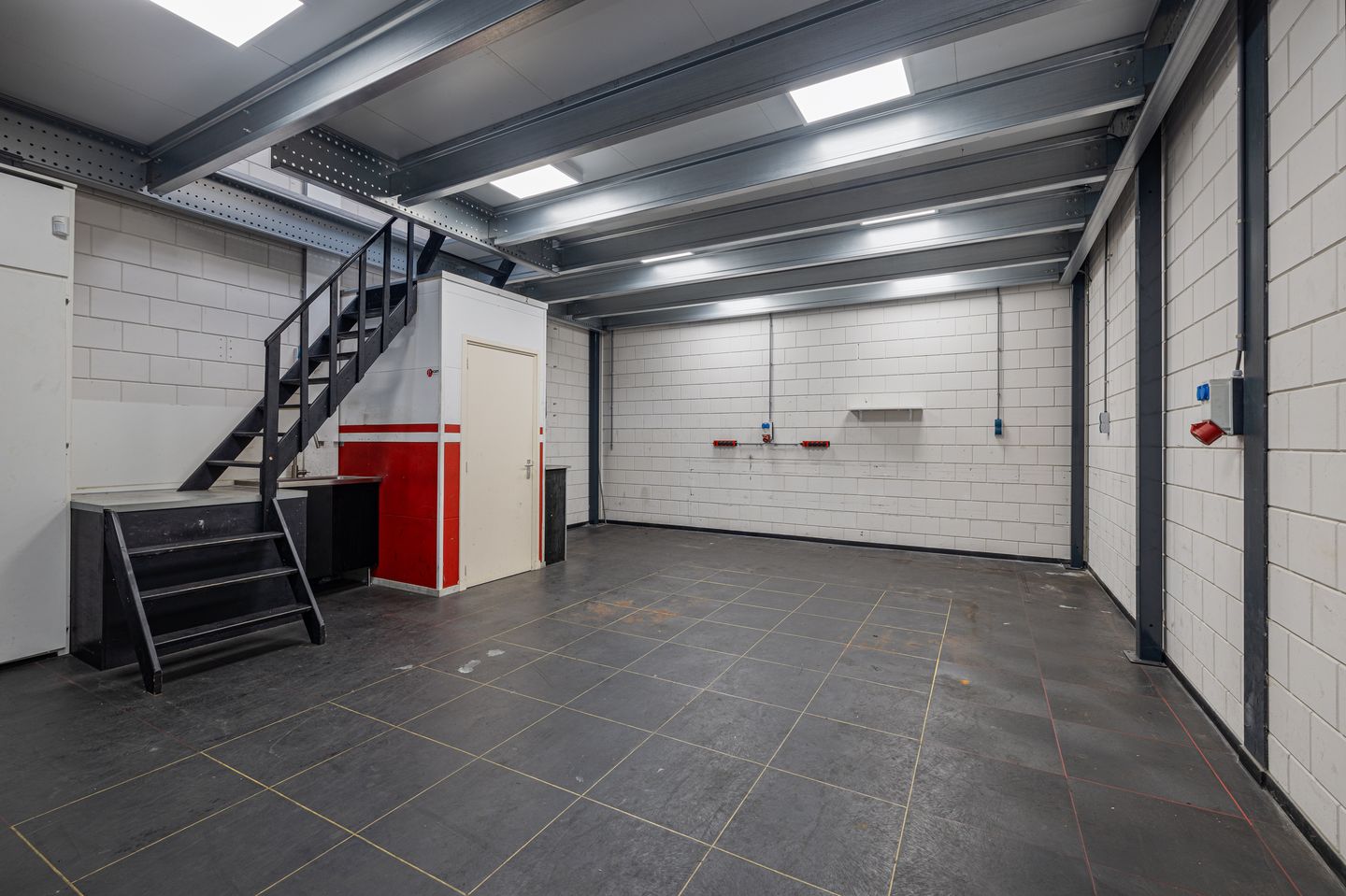 Bekijk foto 2 van Prismalaan West 53