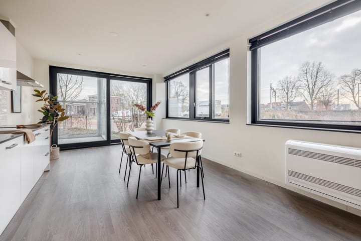 Foto 20 van Binnen Parallelweg 10-A