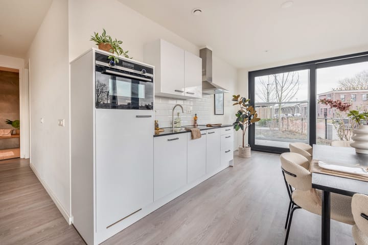 Foto 21 van Binnen Parallelweg 10-A