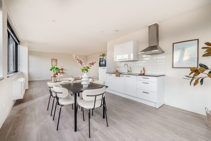 Foto 23 van Binnen Parallelweg 10-A