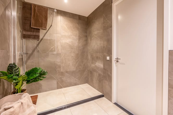 Foto 35 van Binnen Parallelweg 10-A