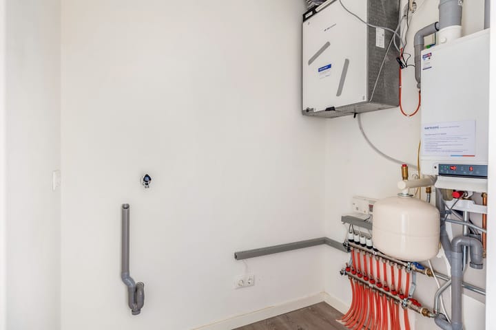 Foto 36 van Binnen Parallelweg 10-A