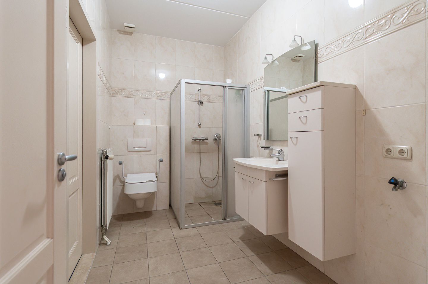 Photo 14 of Spoorstraat 5