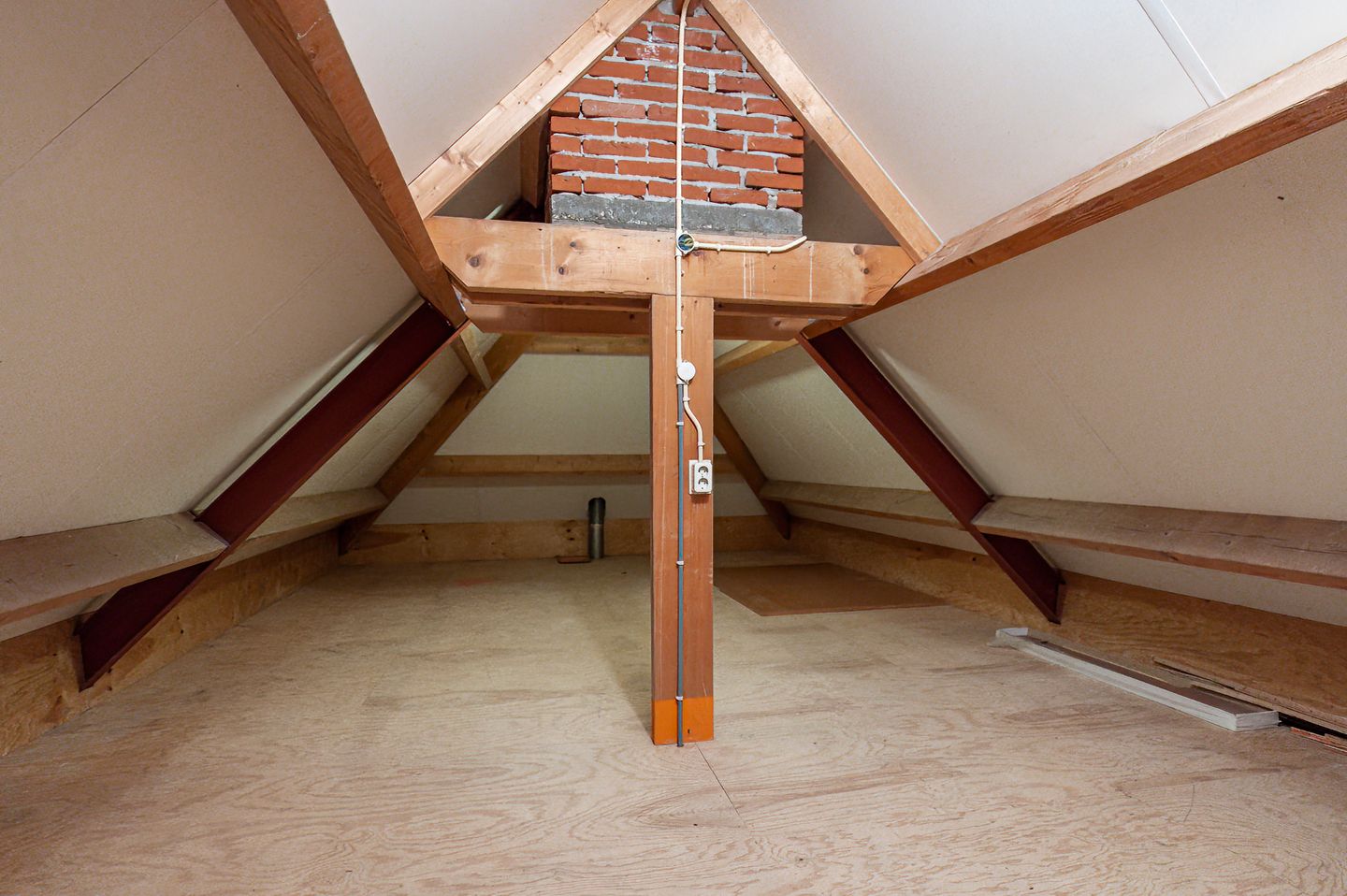 Photo 34 of Spoorstraat 5