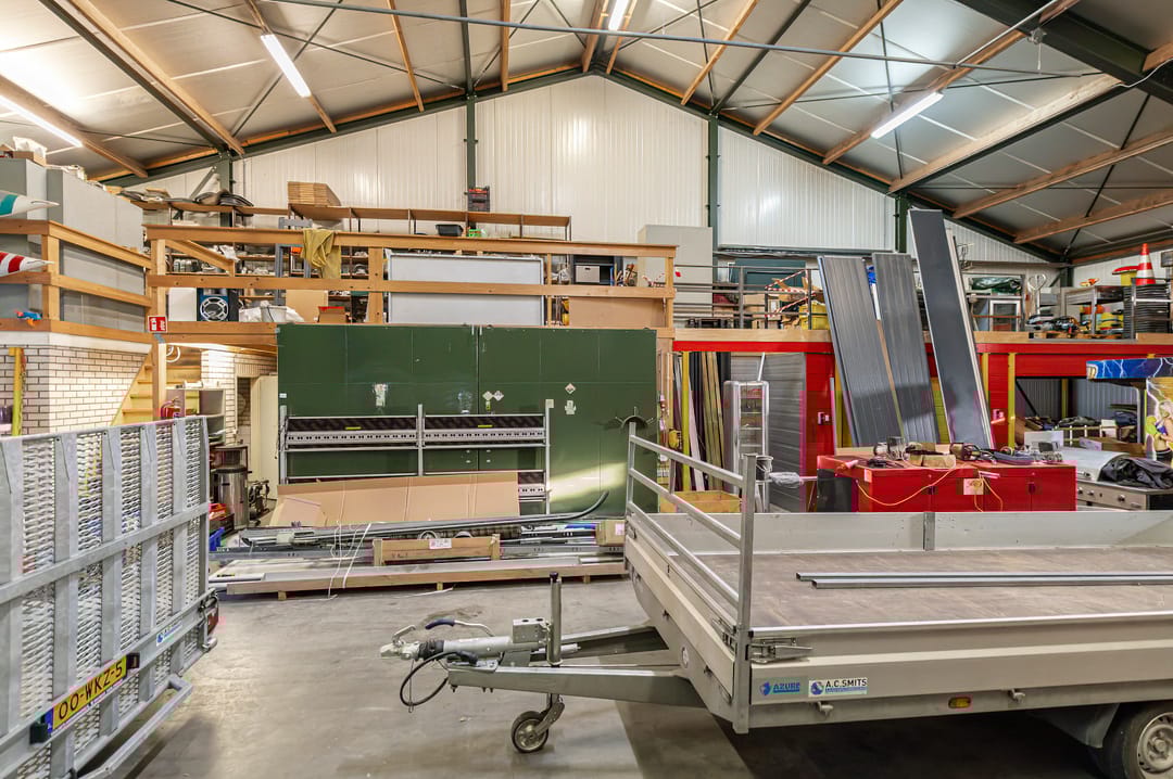 Photo 38 of Spoorstraat 5