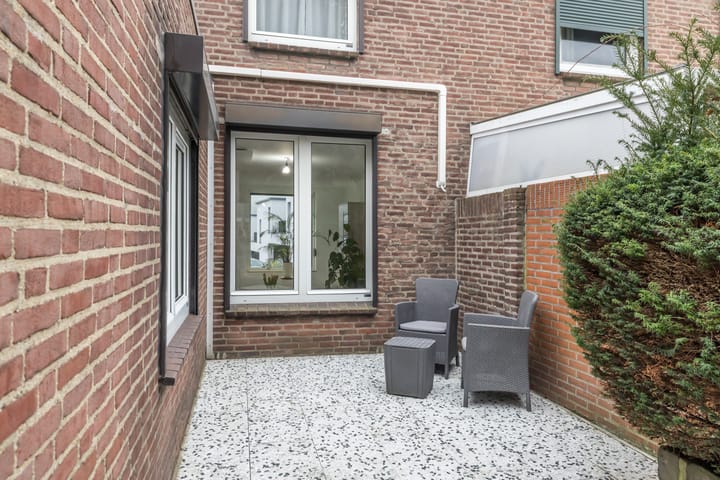 Photo 34 of Brandtstraat 1