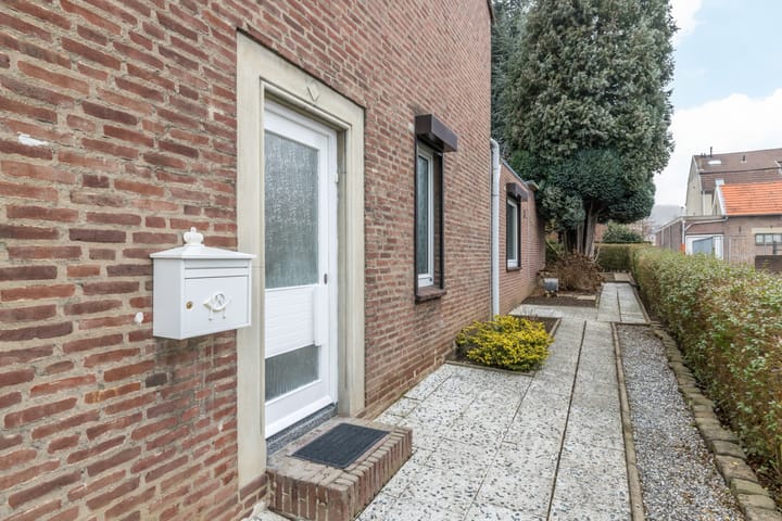 Photo 36 of Brandtstraat 1