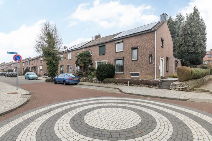 Photo 37 of Brandtstraat 1