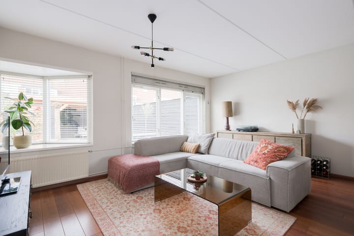 Photo 12 of Julianalaan 5