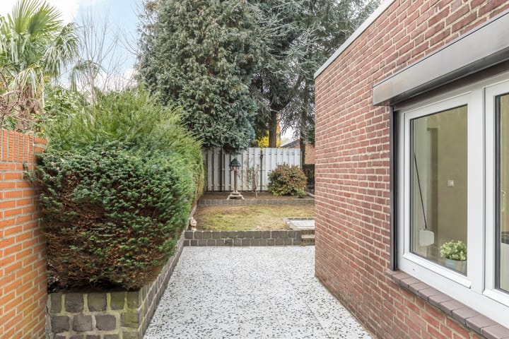 Photo 35 of Brandtstraat 1