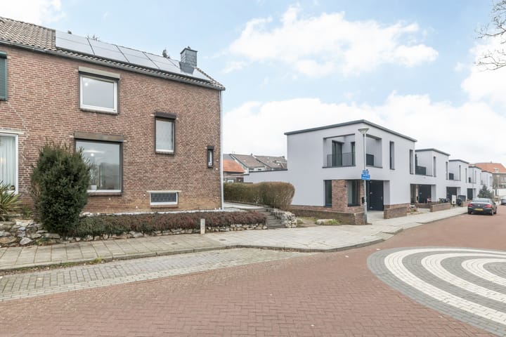 Photo 38 of Brandtstraat 1