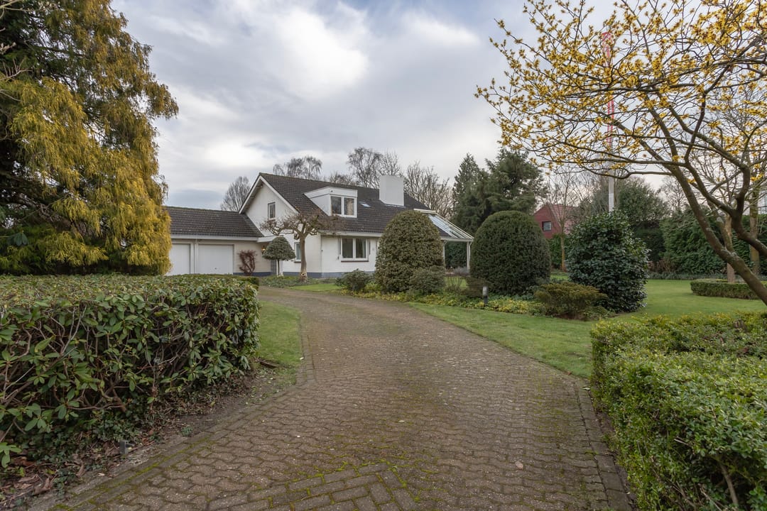 Photo 1 of Burgemeester van Erplaan 4