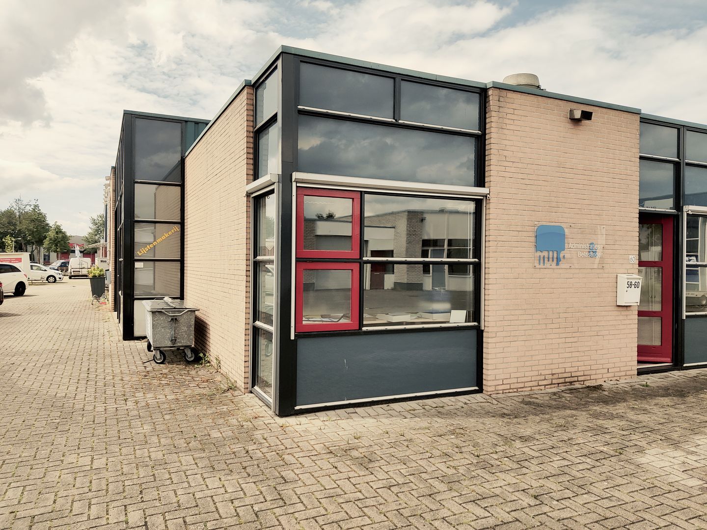 View photo 1 of Bedrijfsweg 60