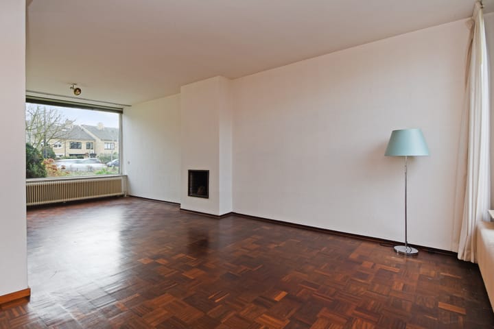 Photo 9 of Sir Winston Churchillln 424