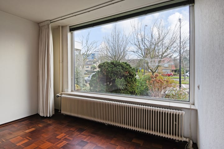 Photo 12 of Sir Winston Churchillln 424