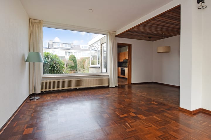 Photo 14 of Sir Winston Churchillln 424