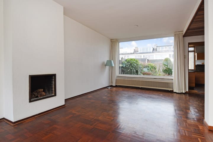 Photo 16 of Sir Winston Churchillln 424