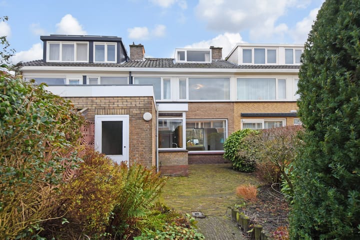 Photo 24 of Sir Winston Churchillln 424