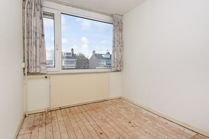 Photo 28 of Sir Winston Churchillln 424