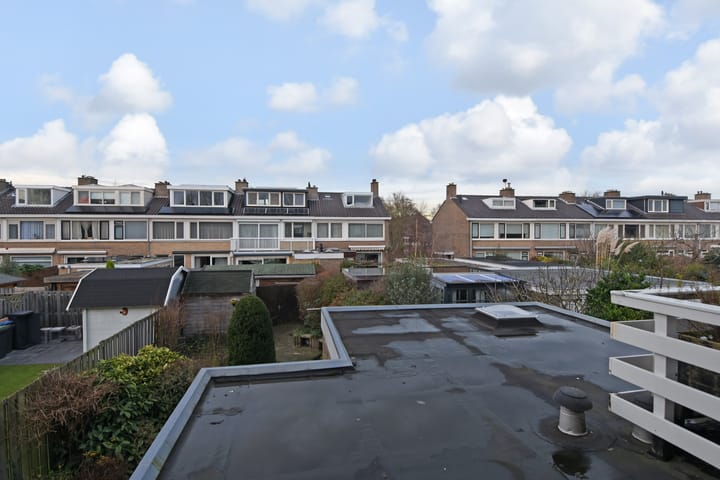 Photo 29 of Sir Winston Churchillln 424