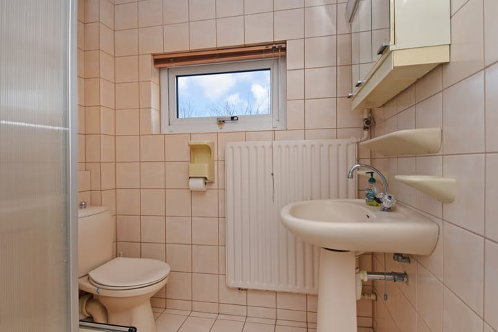 Photo 31 of Sir Winston Churchillln 424