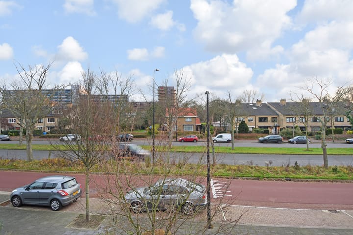 Photo 34 of Sir Winston Churchillln 424