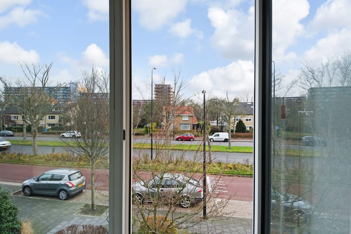 Photo 35 of Sir Winston Churchillln 424