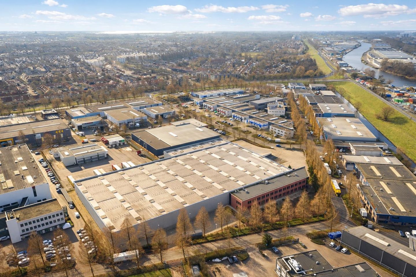 View photo 3 of Edisonweg 44