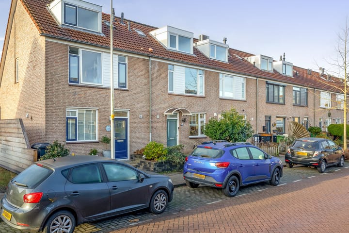 Foto 30 van de Akker 105