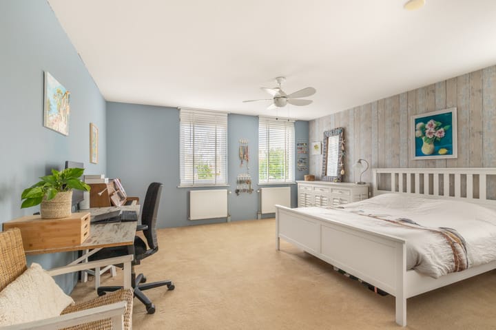 Photo 4 of De Muy 141