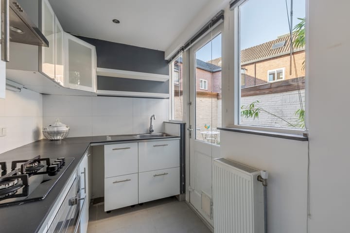 Tussenwoning te koop: Ruitersweg 13, Hilversum