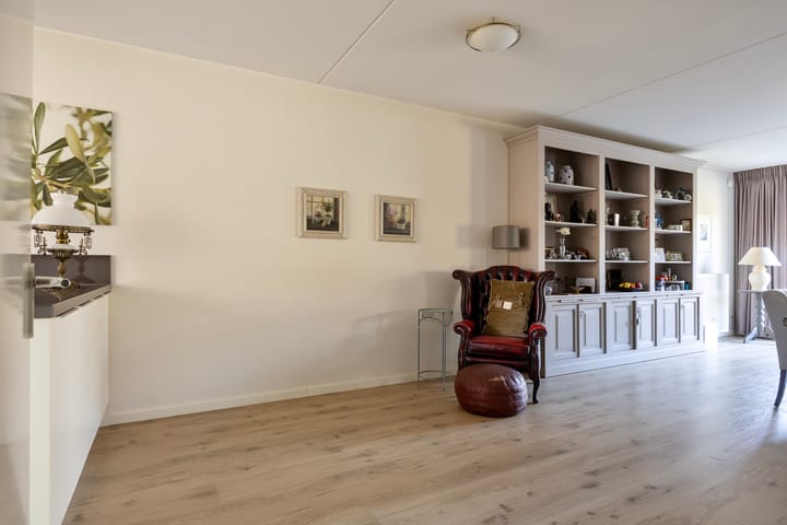 Photo 15 of Tooroplaan 6