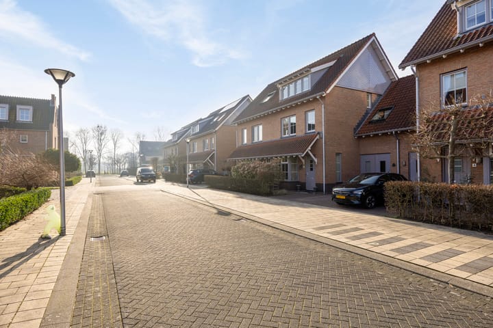 Photo 57 of Tooroplaan 6