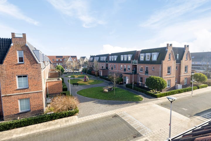 Photo 68 of Tooroplaan 6