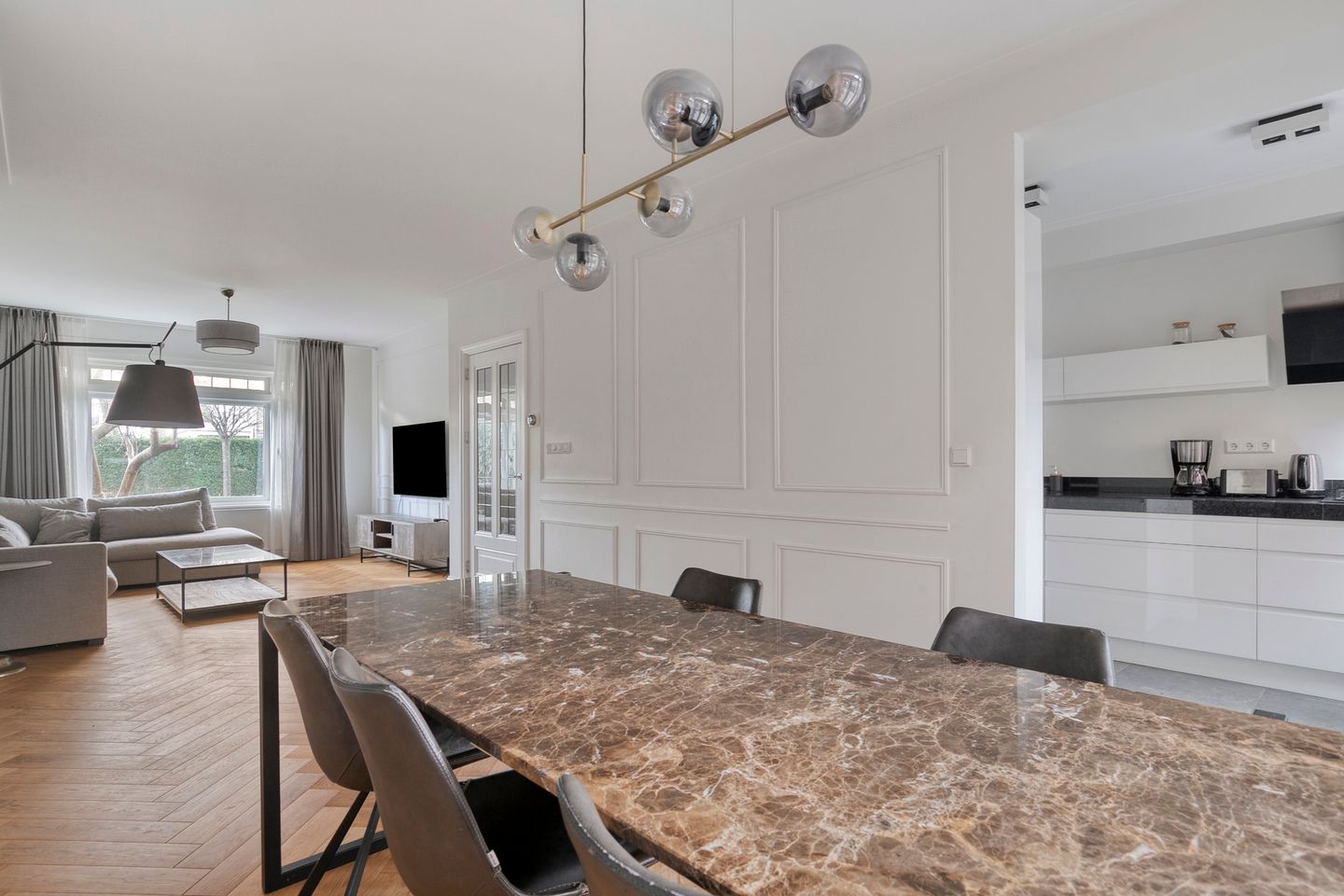 Foto 5 van Van den Broekelaan 1