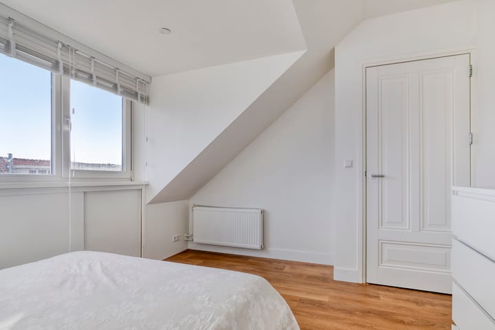 Foto 34 van Van den Broekelaan 1