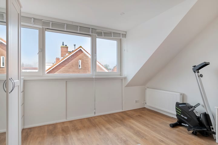 Foto 36 van Van den Broekelaan 1