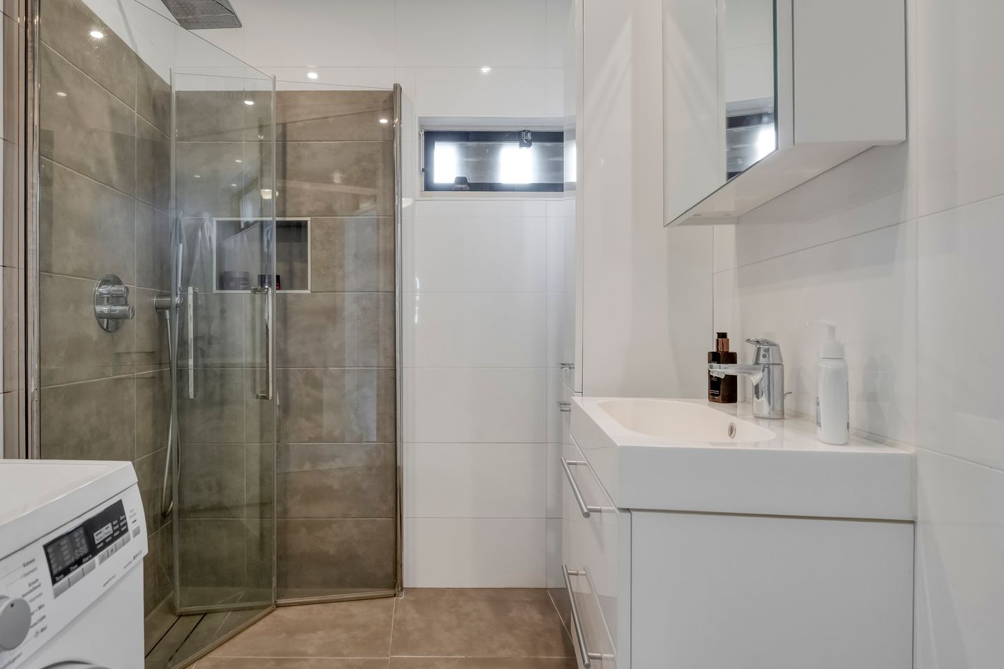 Foto 25 van Leiendekkerstraat 17