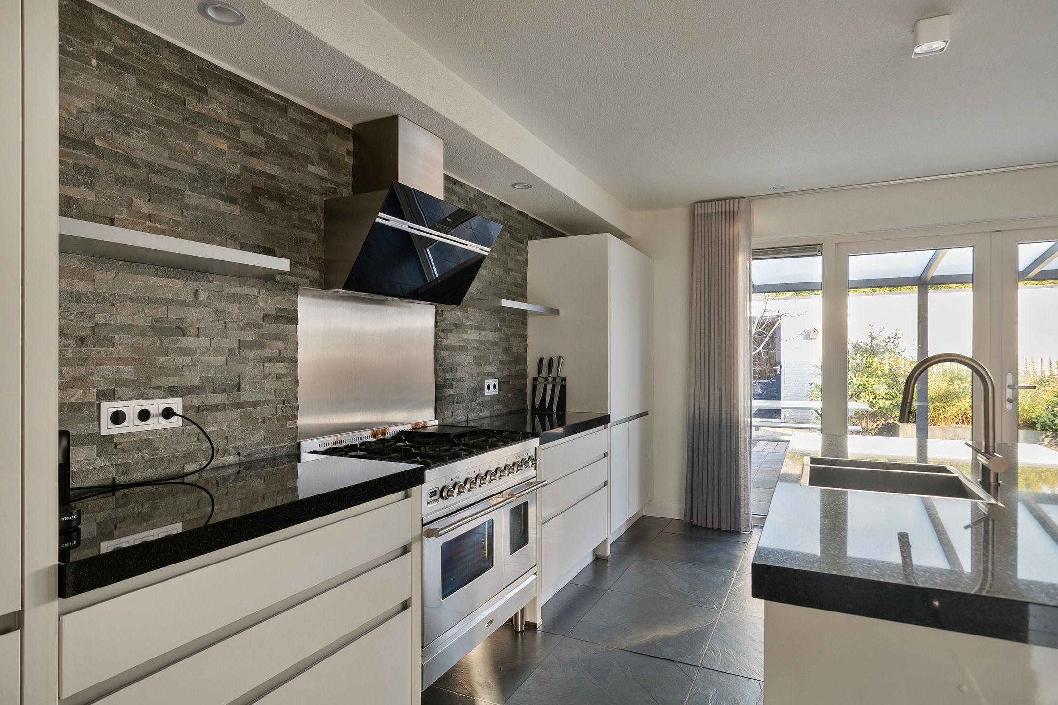 Foto 15 van Dr. W.M. Verhaarlaan 80