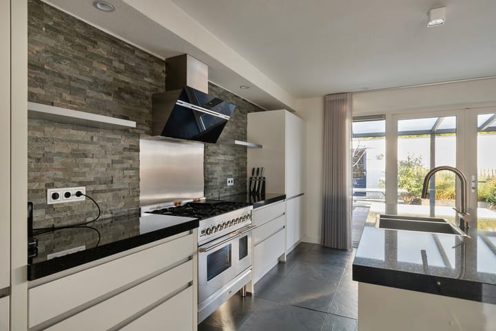 Foto 15 van Dr. W.M. Verhaarlaan 80