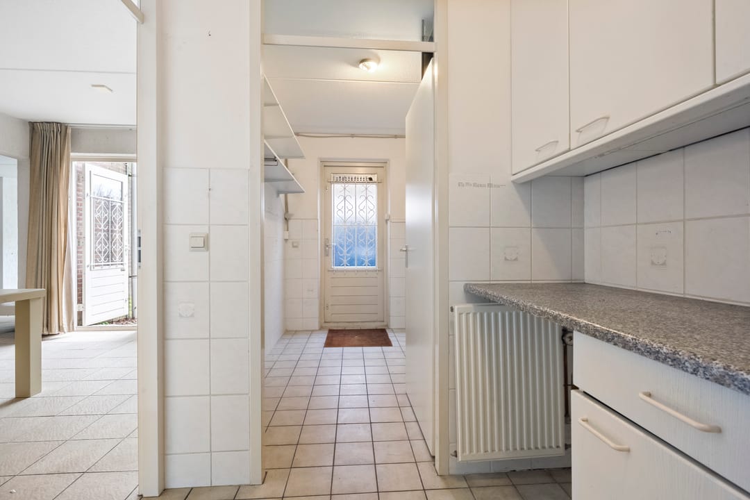 Photo 17 of Van der Weidenlaan 7