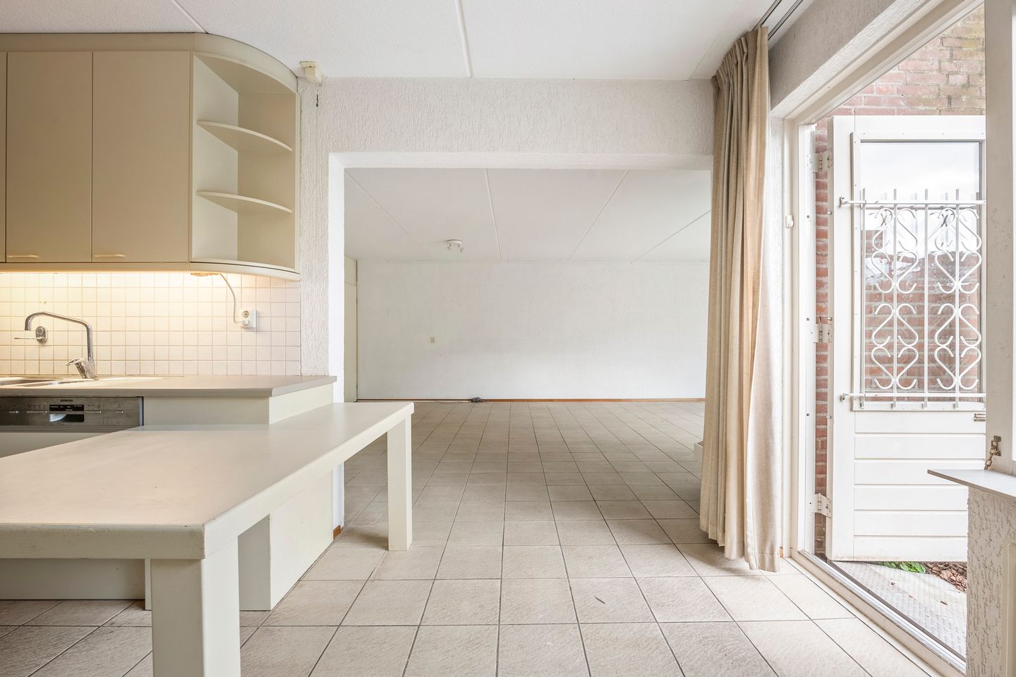 Photo 19 of Van der Weidenlaan 7