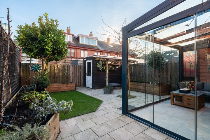 Photo 5 of De Does 8