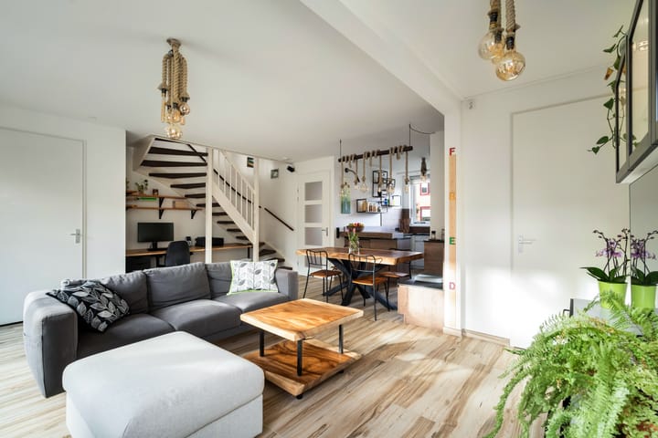 Photo 12 of De Does 8