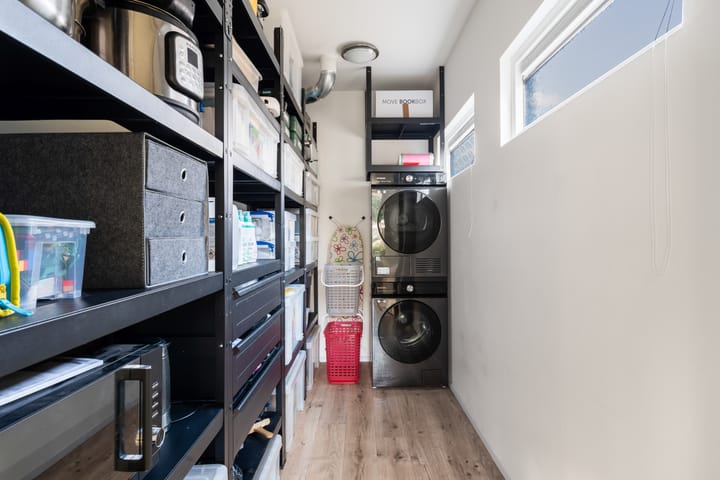 Photo 14 of De Does 8